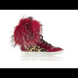 MCM RED FUR PATENT LEATHER SNEAKER 38/8